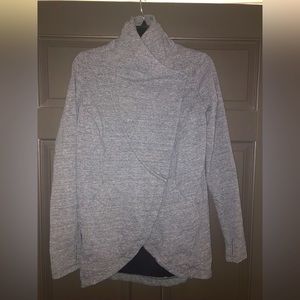 Lululemon long gray jacket with snap closures size 4, only worn once!
